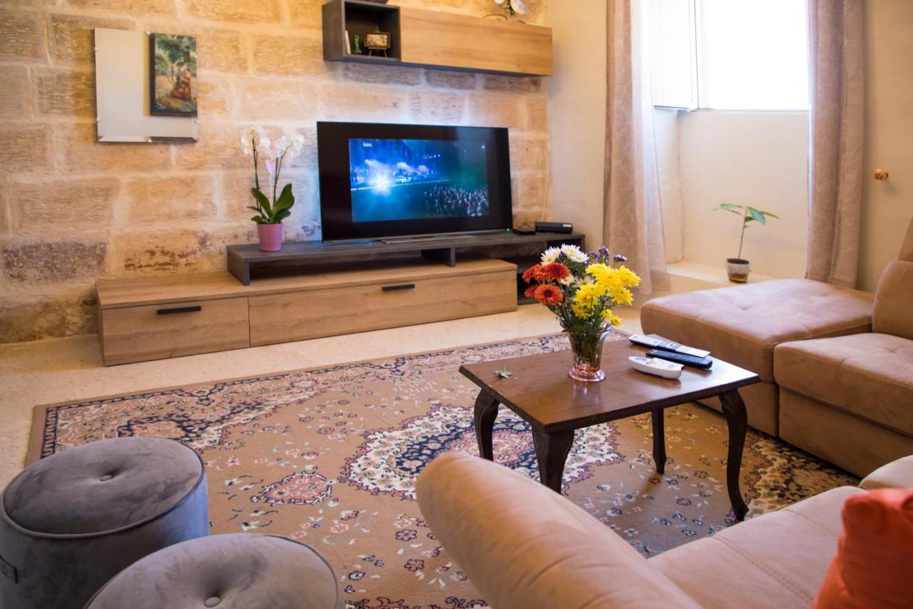 Tal-Karmnu Entire House With Private Heated Pool And Jacuzzi Villa Kirkop Dış mekan fotoğraf