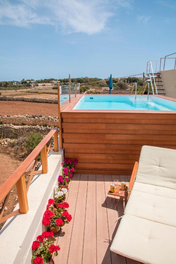 Tal-Karmnu Entire House With Private Heated Pool And Jacuzzi Villa Kirkop Dış mekan fotoğraf
