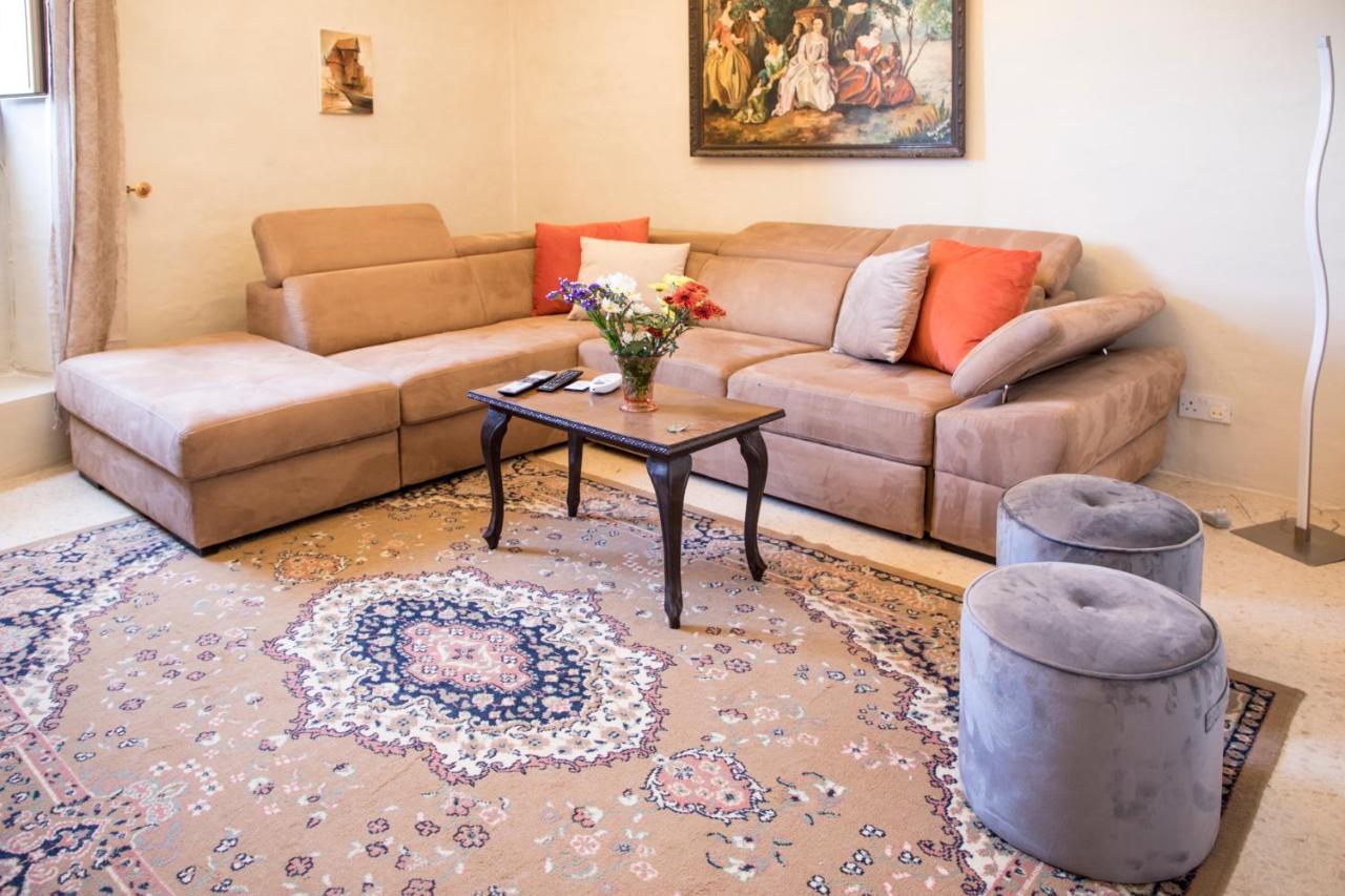 Tal-Karmnu Entire House With Private Heated Pool And Jacuzzi Villa Kirkop Dış mekan fotoğraf
